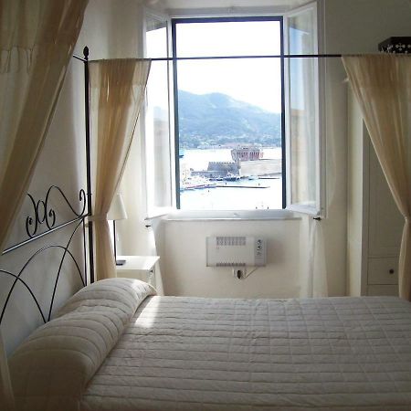 ホテル Porta Del Mare ポルトフェッラーイオ エクステリア 写真