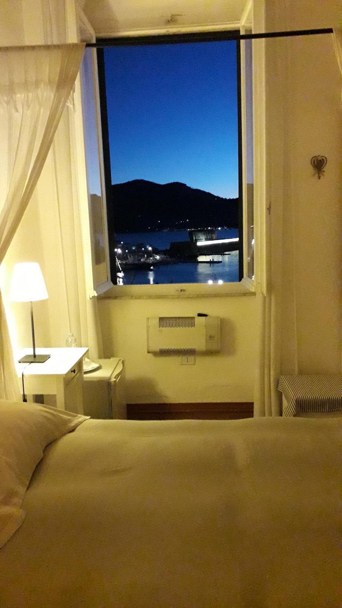ホテル Porta Del Mare ポルトフェッラーイオ 部屋 写真