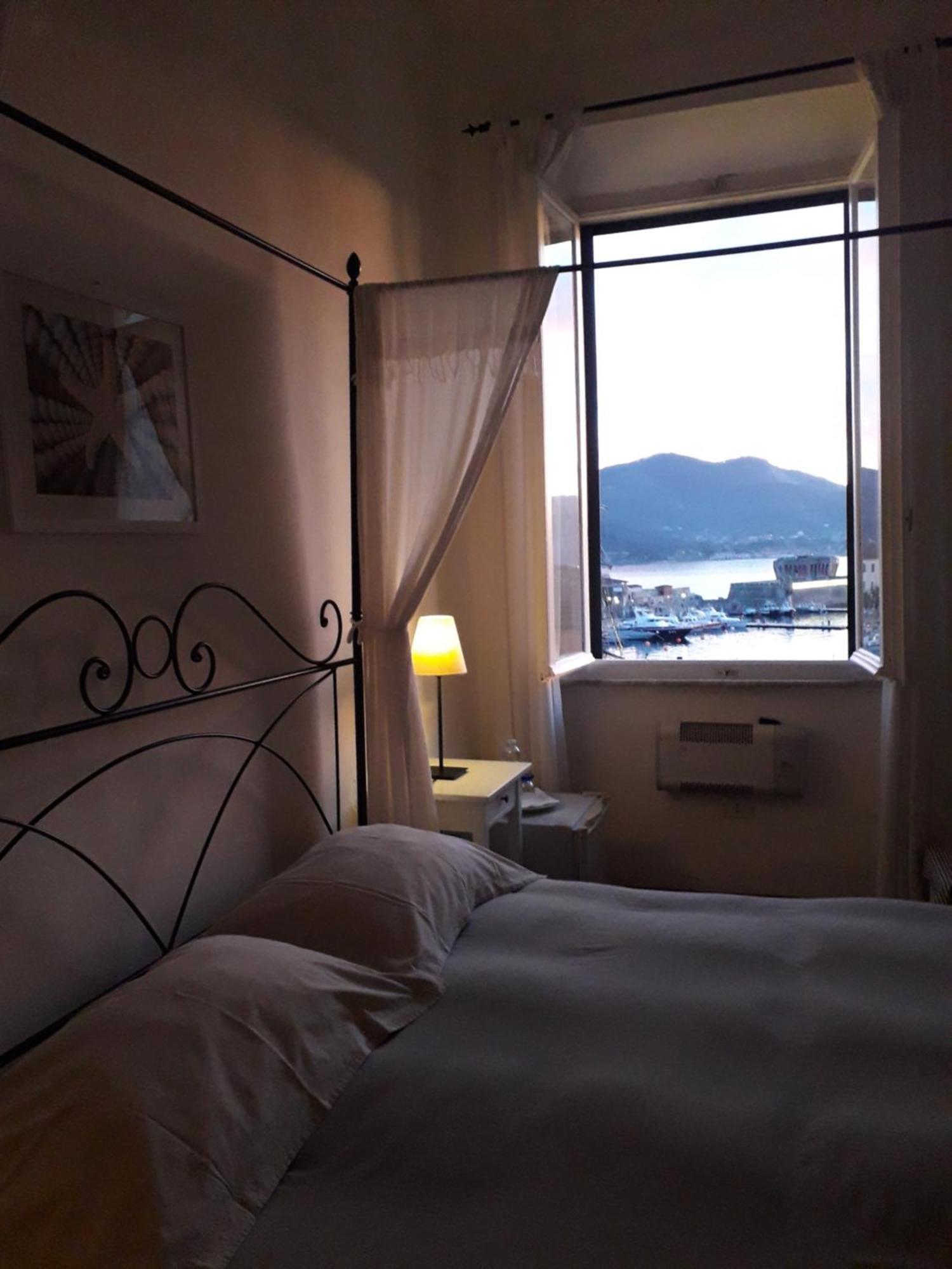 ホテル Porta Del Mare ポルトフェッラーイオ 部屋 写真