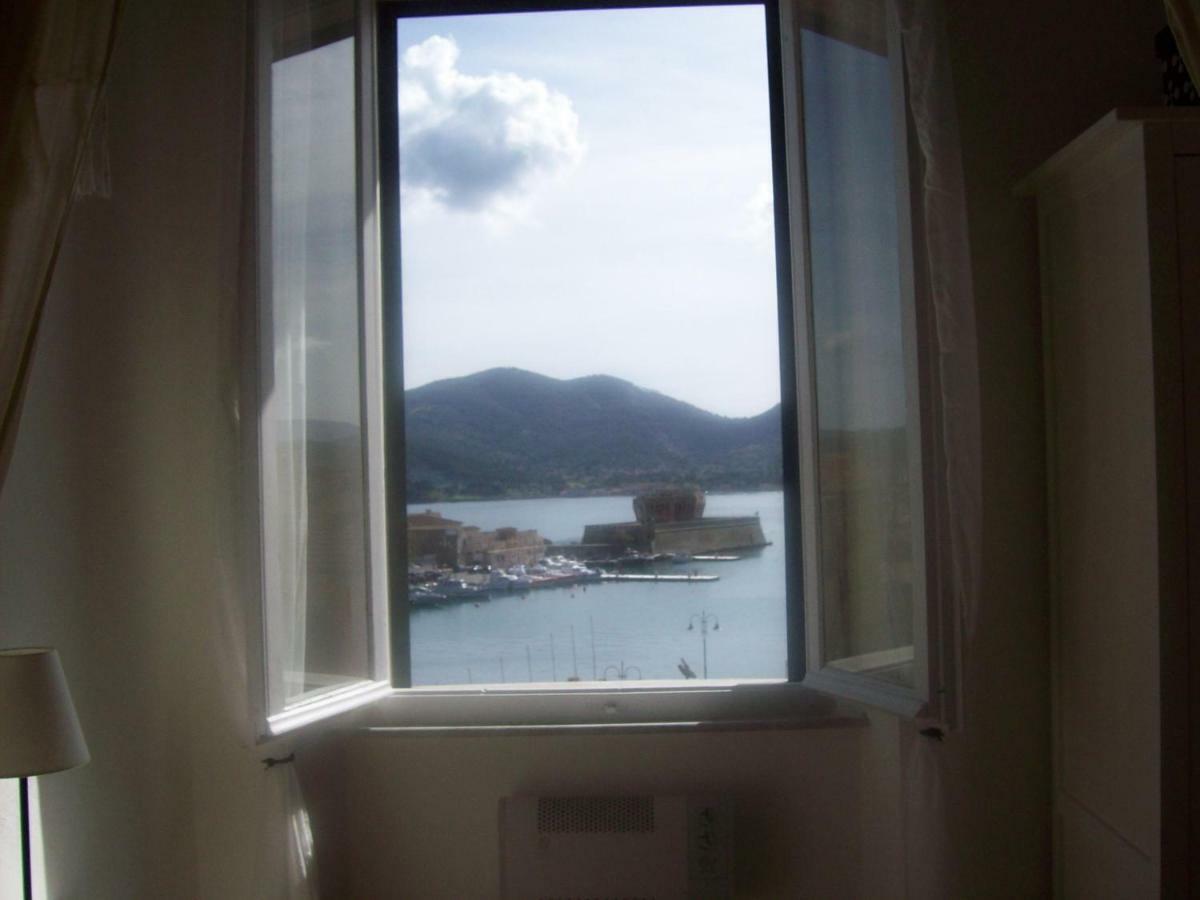 ホテル Porta Del Mare ポルトフェッラーイオ エクステリア 写真